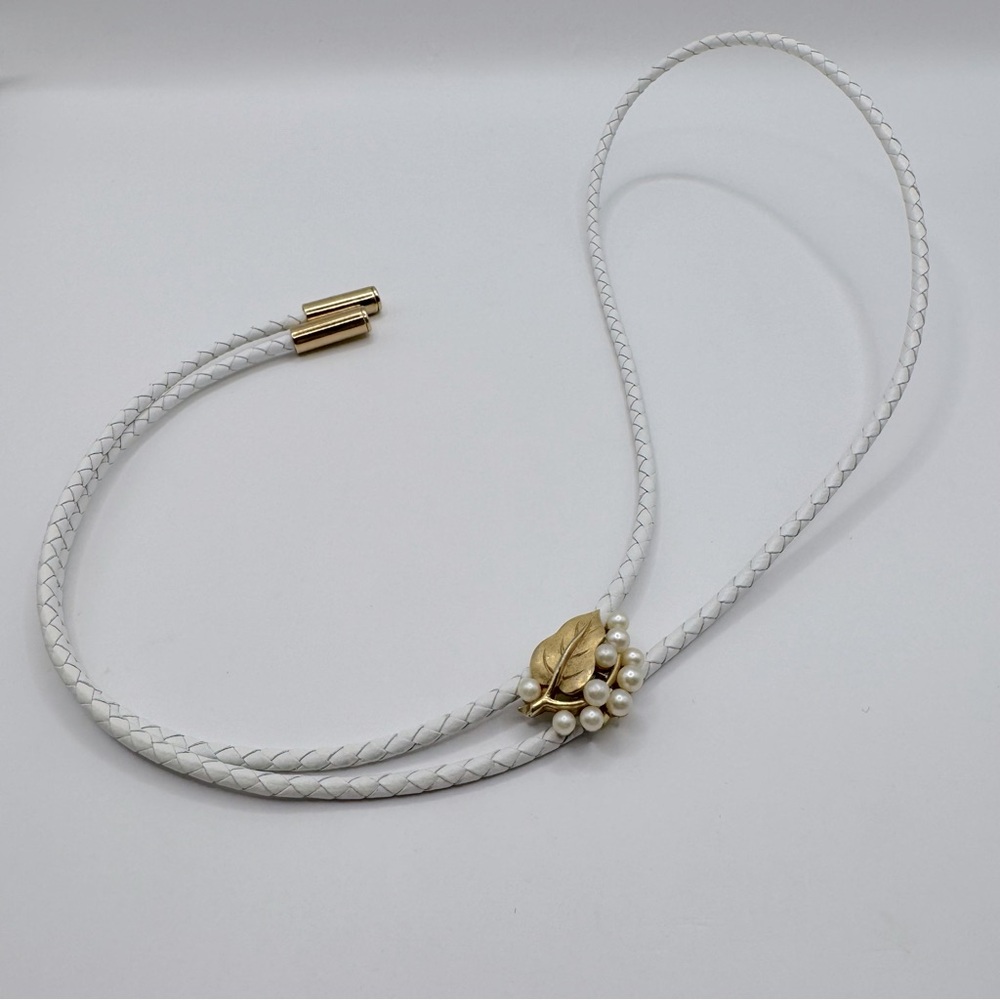 VINTAGE Gold-Tone Leaf & Pearls Leather Bolo Tie